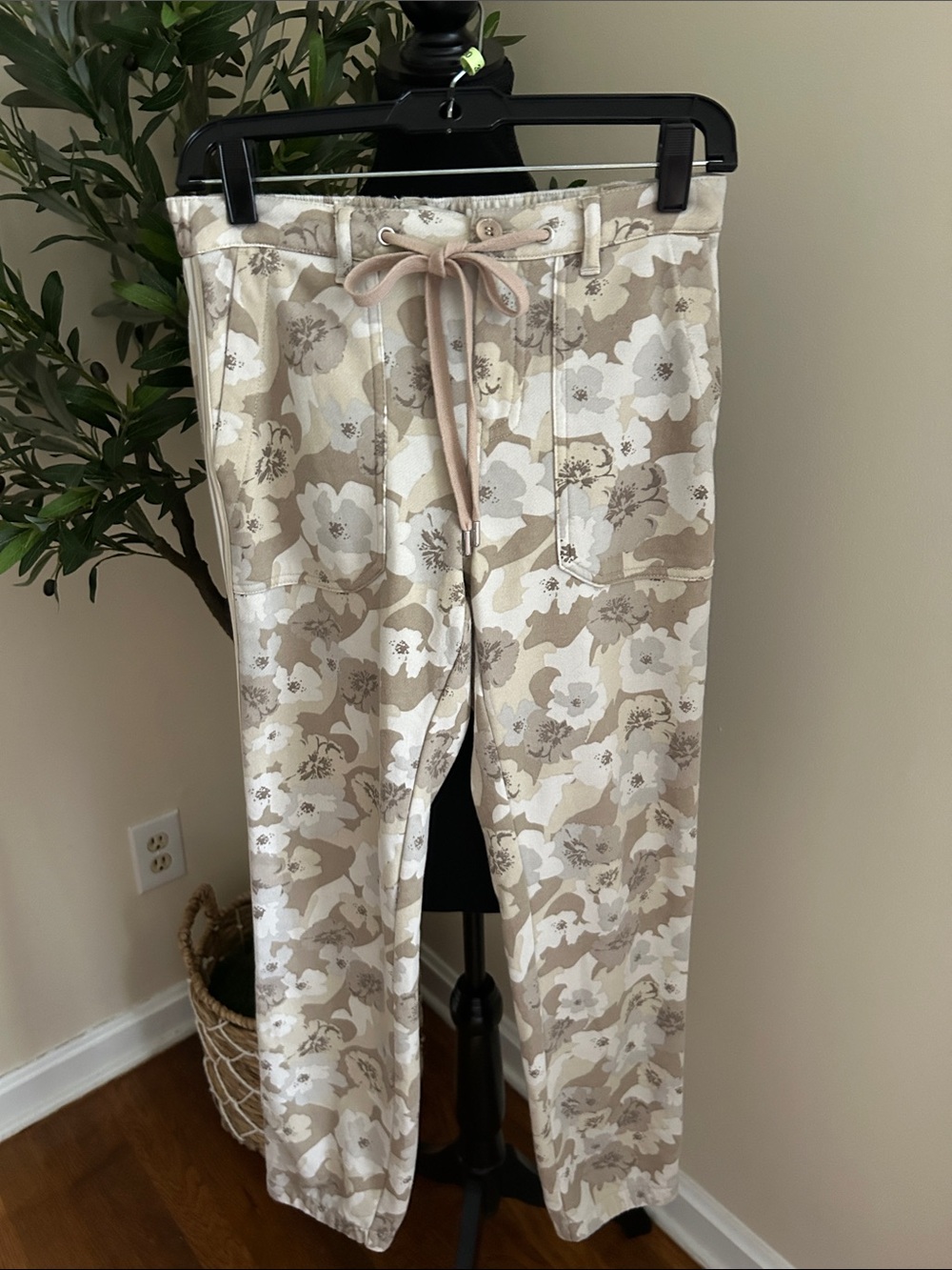 Liverpool Los Angeles Cream Joggers with Sage Leaf Print